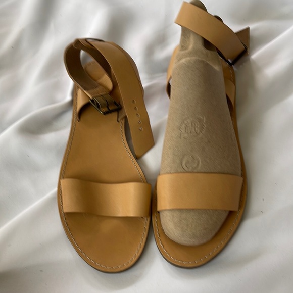 Like new Size 9 1/2 Madewell leather sandals. Nude leather color. - Picture 1 of 8
